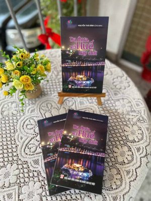 Alternative view of Dạ thưa xứ Huế bây chừ